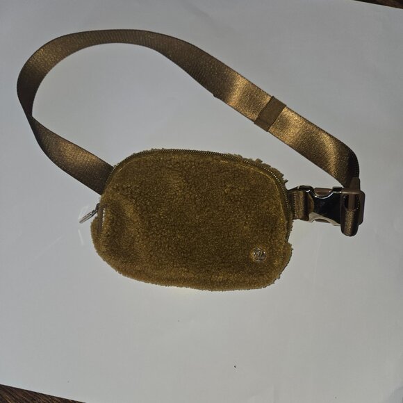 LULULEMON SHERPA EVERYWHERE BELT BAG - Picture 4 of 9